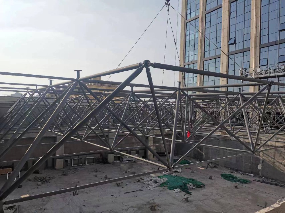 衡水鋼結(jié)構(gòu),衡水鋼結(jié)構(gòu)廠,衡水鋼結(jié)構(gòu)廠房,衡水廠房車間加工--金鼎鋼構(gòu)廠網(wǎng)架安裝