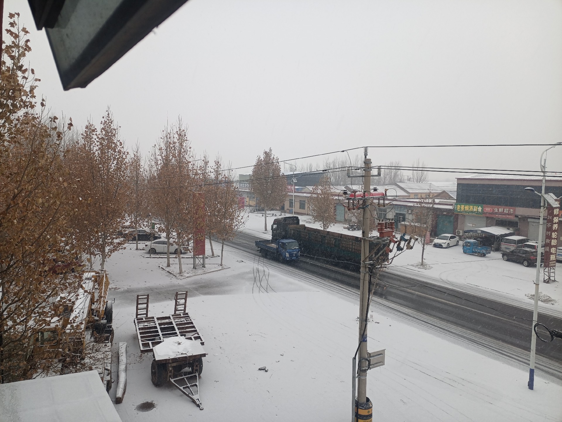 衡水鋼結(jié)構(gòu),衡水鋼結(jié)構(gòu)廠,衡水鋼結(jié)構(gòu)廠房,衡水鋼結(jié)構(gòu)廠家，衡水廠房車間加工，衡水鋼結(jié)構(gòu)--金鼎鋼構(gòu)廠，雪景