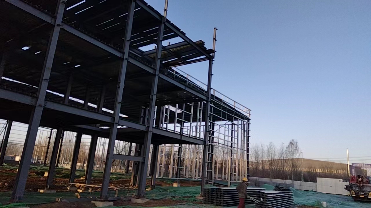 三層鋼結(jié)構(gòu)辦公樓骨架 衡水鋼結(jié)構(gòu)   鋼結(jié)構(gòu)廠房  鋼結(jié)構(gòu)辦公   鋼結(jié)構(gòu)框架.jpg