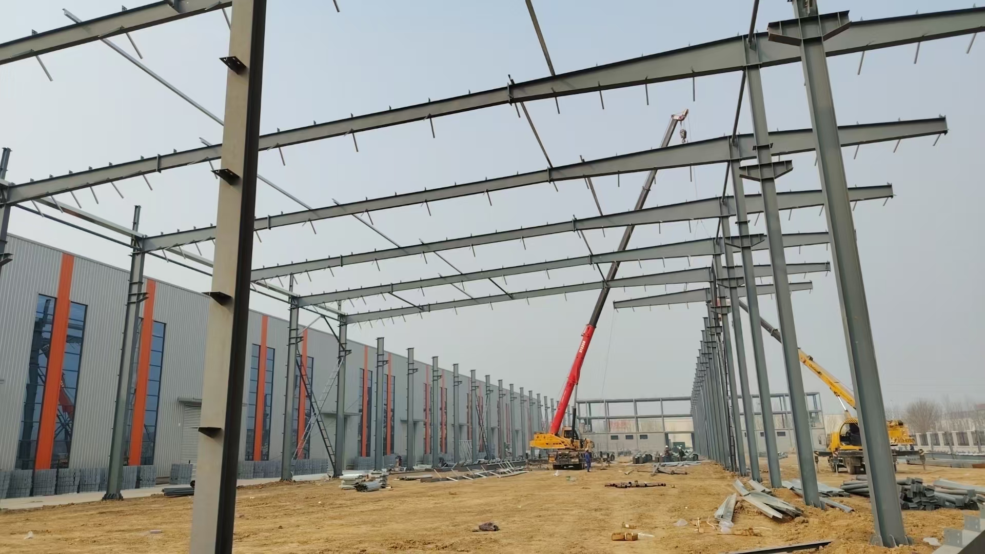 鋼結(jié)構(gòu)廠房安裝飛機(jī)梁 安裝公司電話13131801767